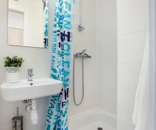 Chillout Dorm By Bookinghost Apart Otel Poznan